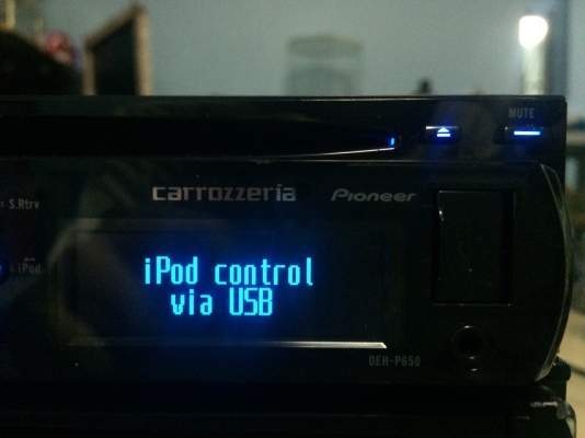 Pioneer DEH-P650 USB IPOD MP3-RW CD-RE AUX ปรีเอ้า1ชุด จอกราฟฟิก คุมกล่องCD สภาพสวย มือ2 ญี่ปุ่น