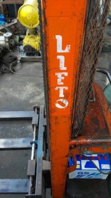 ====== Sold Out!! ====== แฮนด์ลิฟท์ไฟฟ้า LIFTO JAPAN 1 ตัน. ยกสูง 3 เมตร.งายาว 120 cm.โทร 089-2499-123(Line)นครปฐม