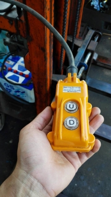 ====== Sold Out!! ====== แฮนด์ลิฟท์ไฟฟ้า LIFTO JAPAN 1 ตัน. ยกสูง 3 เมตร.งายาว 120 cm.โทร 089-2499-123(Line)นครปฐม