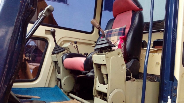 ขายรถแบคโฮ KOBELCO SK100-/// เอกสารอินวอย ไม่มีระบบไฟ ราคา 650000