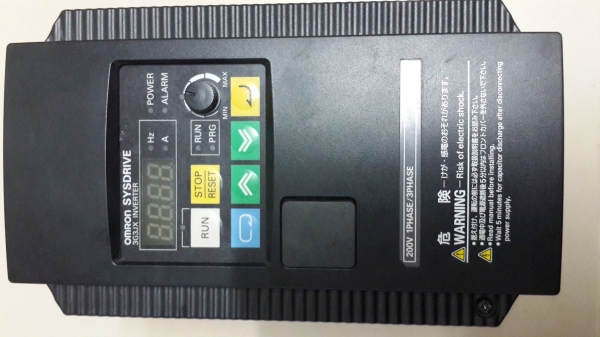 ขาย inverter omron พังแล้ว ไฟไม่เข้า 600  บาท