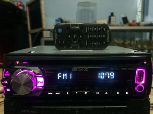 KENWOOD KDC-352U PANDORA 24Bit USB IPOD MP3-RW CD-RW FMคลื่นไทย AUX ปรีเอ้า3ชุด ไฟ7สี พร้อมรีโมท สภาพสวย มือ2 ญี่ปุ่น