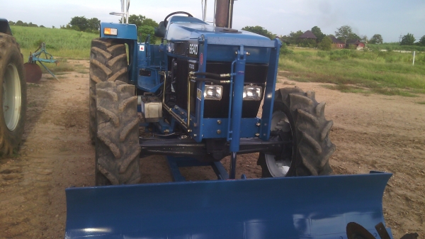 ขายรถไถFORDรุ่น6640คานหน้า NEWHOLLAND  เล่มพร้อมโอนม