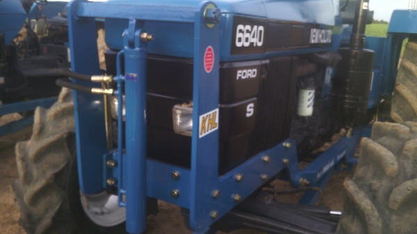 ขายรถไถFORDรุ่น6640คานหน้า NEWHOLLAND  เล่มพร้อมโอนม