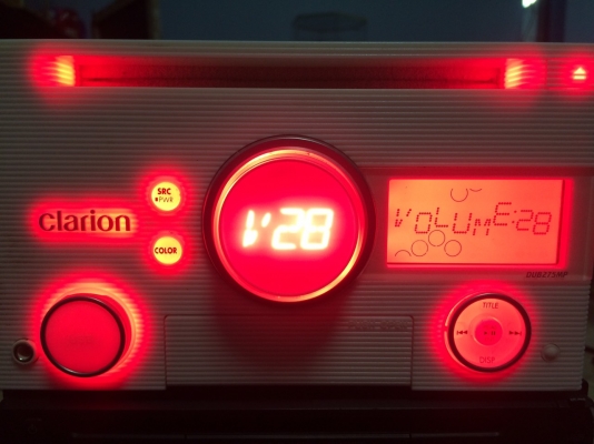 CLARION DUB275MP USB MP3-RW CD-RW AUX ปรีเอ้า2ชุด ไฟ7สี สภาพสวย มือ2 ญี่ปุ่น