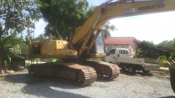 ขายรถแบคโฮ KOMATSU PC200-6 เครื่องคัมมิ้น ราคา 600000