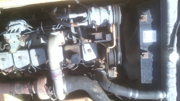 ขายรถแบคโฮ KOMATSU PC200-6 เครื่องคัมมิ้น ราคา 600000