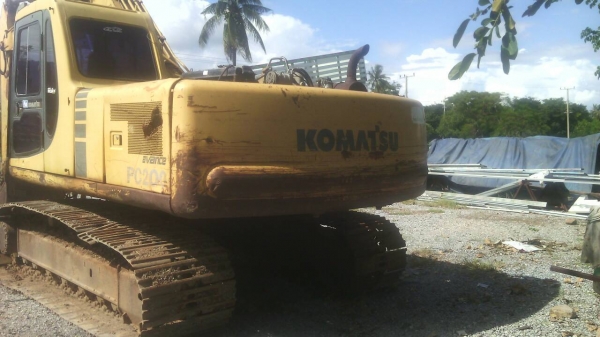 ขายรถแบคโฮ KOMATSU PC200-6 เครื่องคัมมิ้น ราคา 600000