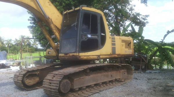 ขายรถแบคโฮ KOMATSU PC200-6 เครื่องคัมมิ้น ราคา 600000