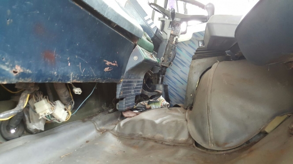 รถอีซูซุ 6 ล้อ หลังถนน FDR / 165 แรงม้า. ปี 39.   สนในติดต่อ   081 - 6079515