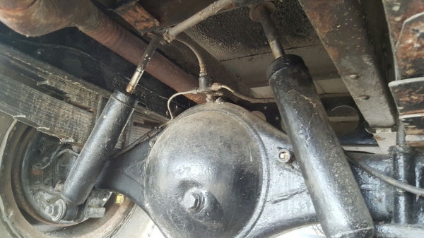 รถอีซูซุ 6 ล้อ หลังถนน FDR / 165 แรงม้า. ปี 39.   สนในติดต่อ   081 - 6079515