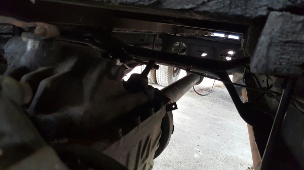 รถอีซูซุ 6 ล้อ หลังถนน FDR / 165 แรงม้า. ปี 39.   สนในติดต่อ   081 - 6079515