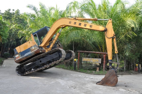ลดกระหน่ำ!!ขายแบคโฮ KOMATSU PC80-3 เดิมจากญี่ปุ่น ทำงานสมบูรณ์ทุกระบบ รับรองไม่ผิดหวัง 480,000 เท่านั้น!!