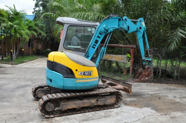 ขายแบคโฮ KUBOTA RX303 ปั้มนิ้ว คออ่อน แทรคเหล็กหุ้มยาง ครบๆ สวยเดิมจากญี่ปุ่น ทำงานสมบูรณ์ทุกระบบ รับรองไม่ผิดหวัง 320,000 เท่านั้น!!