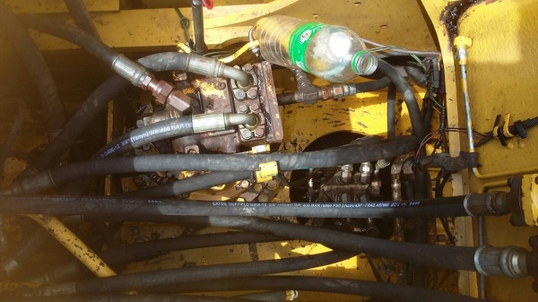 ขายรถแบคโฮ KOMATSU PC200-8 เอกสารอินวอย 16000 ชม.ราคา 1550000