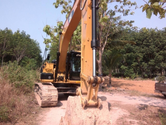 ขายครับ รถแบคโฮ CAT 318D 1084 ชั่วโมง. พร้อมใช้ครับ