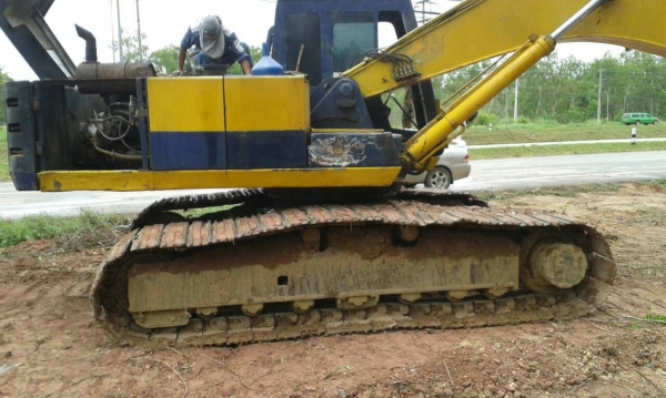 Kobelco SK200 Mark II ตัวเดินเล็กปั้ม K3V ช่วงล่าง 70\% บูมอาร์มสวย Kobelco SK200 Mark II ตัวเดินเล็กปั้ม K3V ช่วงล่าง 70\% บูมอาร์มสวย