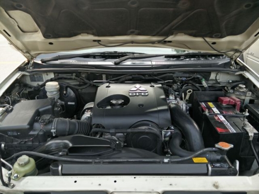 ขาย Mitsubishi Pajero Sport GT 2.5AT เกียร์ออโต้ดีเซลสีขาวมุกรุ่นTOPสุด ปี 2012 สภาพสวยไม่เคยมีอุบัติเหตุราคาถูกด่วนๆ