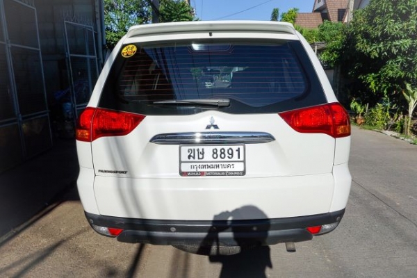 ขาย Mitsubishi Pajero Sport GT 2.5AT เกียร์ออโต้ดีเซลสีขาวมุกรุ่นTOPสุด ปี 2012 สภาพสวยไม่เคยมีอุบัติเหตุราคาถูกด่วนๆ