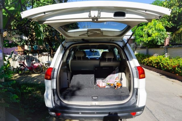 ขาย Mitsubishi Pajero Sport GT 2.5AT เกียร์ออโต้ดีเซลสีขาวมุกรุ่นTOPสุด ปี 2012 สภาพสวยไม่เคยมีอุบัติเหตุราคาถูกด่วนๆ