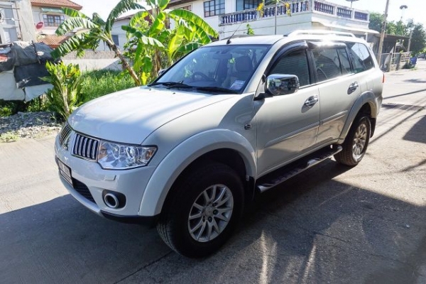 ขาย Mitsubishi Pajero Sport GT 2.5AT เกียร์ออโต้ดีเซลสีขาวมุกรุ่นTOPสุด ปี 2012 สภาพสวยไม่เคยมีอุบัติเหตุราคาถูกด่วนๆ