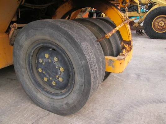 ขายรถบดล้อยาง 20 ตัน DYNAPAC รุ่น R20A มือสองนำเข้า จากญี่ปุ่น ขายรถบดล้อยาง 20 ตัน DYNAPAC รุ่น R20A มือสองนำเข้า จากญี่ปุ่น