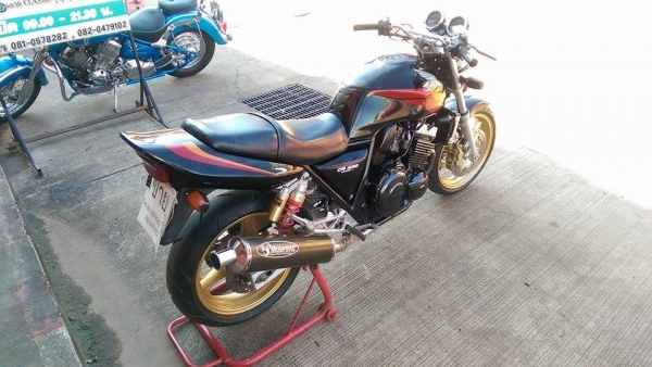 ขายคับ HONDA CB400 ปี98 เวอร์ชั่นSไมล์แดง ทะเบียนพร้อมโอน ภาษีไม่ขาด ท่อแต่ง กันล้ม โซ่สเตอเต็ม แฮนด์บาร์ ราคา 85000 บาท ส่งได้ทั่วไทยคับ สนใจติดต่อ 081-0578282 คับ ส่งได้ทั่วไทยคับ สนใจติดต่อ 081-0578282 FACEBOOK ชาญณรงค์ ป๊อป ชัยอมฤต ไอดีไลน์ POPBIGBIKE