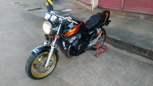 ขายคับ HONDA CB400 ปี98 เวอร์ชั่นSไมล์แดง ทะเบียนพร้อมโอน ภาษีไม่ขาด ท่อแต่ง กันล้ม โซ่สเตอเต็ม แฮนด์บาร์ ราคา 85000 บาท ส่งได้ทั่วไทยคับ สนใจติดต่อ 081-0578282 คับ ส่งได้ทั่วไทยคับ สนใจติดต่อ 081-0578282 FACEBOOK ชาญณรงค์ ป๊อป ชัยอมฤต ไอดีไลน์ POPBIGBIKE