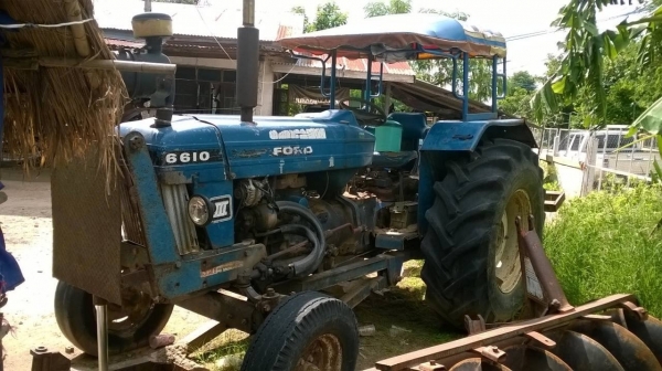 ขายรถไถฟอร์ด 6600 เสื้อลาย เอกสารเล่มทะเบียนครบ อุปกรณ์มีผานดันหน้า ผาน 6