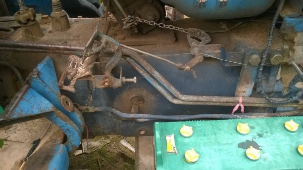 ขายรถไถฟอร์ด 6600 เสื้อลาย เอกสารเล่มทะเบียนครบ อุปกรณ์มีผานดันหน้า ผาน 6