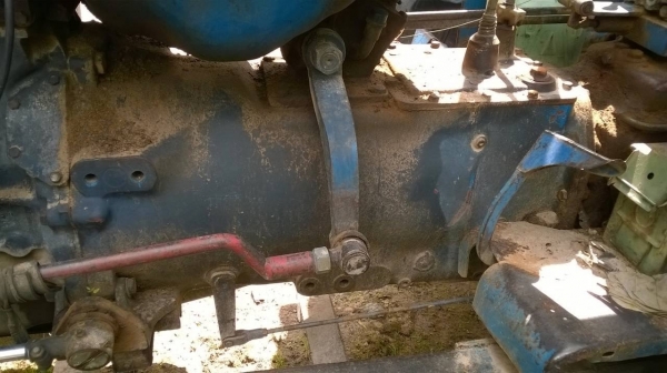 ขายรถไถฟอร์ด 6600 เสื้อลาย เอกสารเล่มทะเบียนครบ อุปกรณ์มีผานดันหน้า ผาน 6