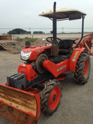 ขายรถไถนั่งขับ KRT140 พร้อมผาน 3 สภาพเดิมๆ พร้อมใช้งานเลย