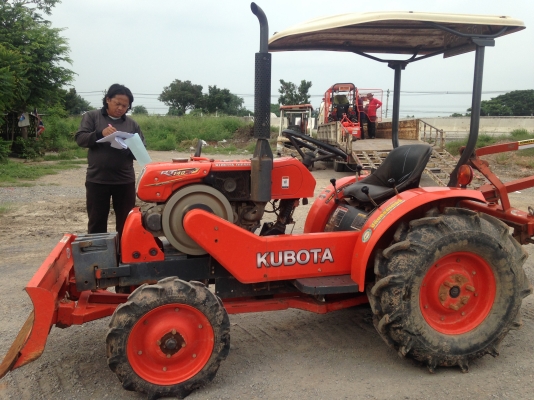 ขายรถไถนั่งขับ KRT140 พร้อมผาน 3 สภาพเดิมๆ พร้อมใช้งานเลย