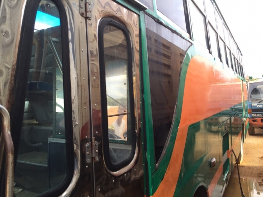 6ล้อบัสขนส่งพนักงาน..รถสวยดี สภาพดี ภายในสวย..ประมาณ45ที่นั่ง.