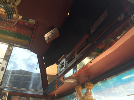 6ล้อบัสขนส่งพนักงาน..รถสวยดี สภาพดี ภายในสวย..ประมาณ45ที่นั่ง.