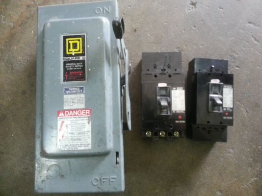 ขายตู้คัตเอ้า2สายกับเบลกเก้อ3สาย ขายตู้คัตเอ้า2สายกับเบลกเก้อ3สาย