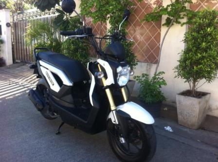 Honda Zoomer X ชุดสีไร้ตำหนิ 5000โล โอนฟรี ส่งฟรี สภาพป้ายแดง