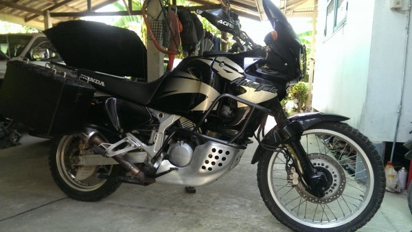 HONDA XRV 750CC แอฟริกาทวินสเปคแอฟริกาใต้ ปี2000ทะเบียนพร้อมโอนรหัส RD07โคตรแจ่มครับเดิมๆ