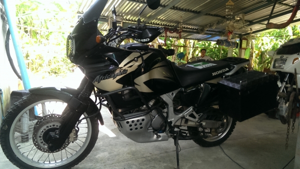 HONDA XRV 750CC แอฟริกาทวินสเปคแอฟริกาใต้ ปี2000ทะเบียนพร้อมโอนรหัส RD07โคตรแจ่มครับเดิมๆ
