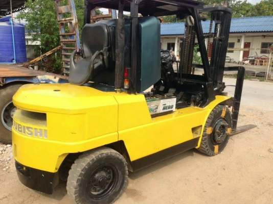 +++ ขายโฟล์คลิฟท์  MITSUBISHI FD50  ขนาด  5  ตัน  เครื่องยนต์ดีเซล  เสา  3  เมตร  เกียร์ออโตเมติค  งา  1,220  มม.  ยางตัน