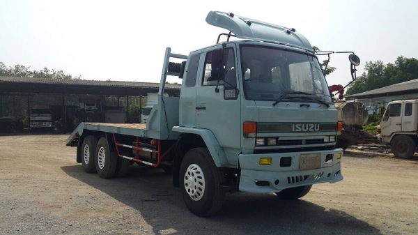 10ล้อท้ายลาด2เพลา นางฟ้าแท้ๆ240แรง..รถเก็บงานใหม่ ท้ายลาดใหม่ รถไม่เคยชน เครื่องไม่เคยแกะ