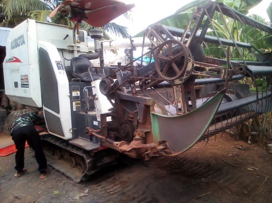 รถเกี่ยวคูโบต้า DC95