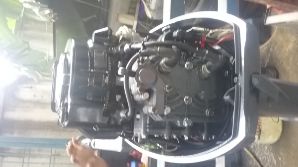 เครื่องyamaha  15 hp 2จังหวะ  หางสั้น  สตาจไฟฟ้า