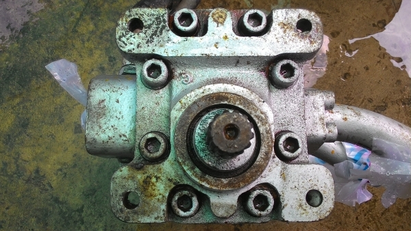 ขายครับ....ถูกๆเลย ราคา 12000 พล้อมส่งฟรีครับ ปั้มเกียร์สอมตอน..NABCO..A210-889-HP2516JAGR-PH3034PHตัดจากแมคโฮใช้งานได้ดีอยู่เกวัดเทสแล้ว