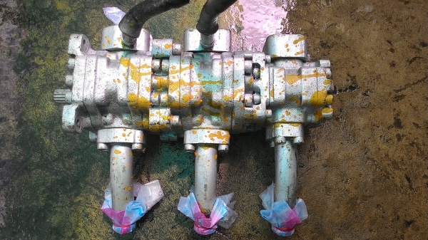 ขายครับ....ถูกๆเลย ราคา 12000 พล้อมส่งฟรีครับ ปั้มเกียร์สอมตอน..NABCO..A210-889-HP2516JAGR-PH3034PHตัดจากแมคโฮใช้งานได้ดีอยู่เกวัดเทสแล้ว