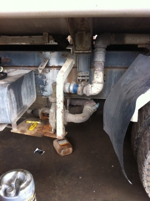 สิบล้อ บรรทุก น้ำ ISUZU FXZ เครื่อง 270 แรงม้า 1,100,000 BHT.