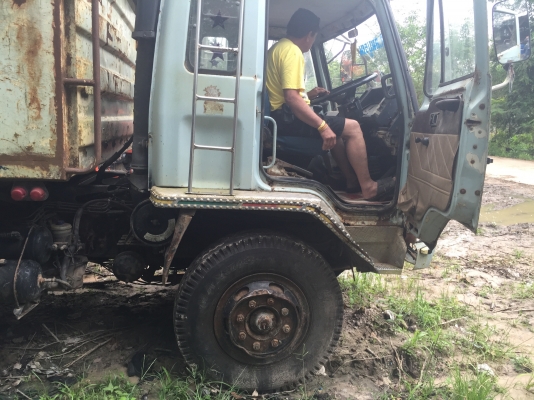 10ล้อดั้ม240แรง..ISUZU FXZ23NFY-3902513..รถดีแต่สีไม่สวย รถห้างแท้ เครื่องเดิมเกียร์ฟุลเลอร์ เล่มพร้อม