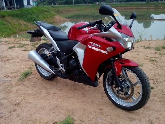 คับcbr250rรถสภาพดีมีเล่มทะเบียนโอนคับราคา65000คัฟสนใจติดต่อ0933486650คับ