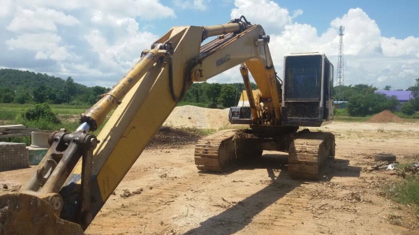 ขายแบคโฮ โคมัตสุ PC200-5 เก็บงานนิดหน่อย