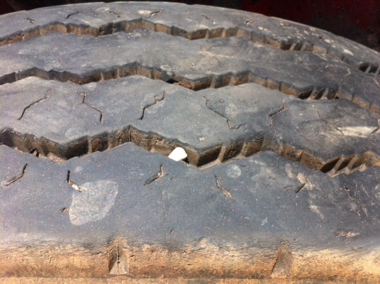 ขายยางบีสโตนR157 /4เส้น/เบอร์ 1100  เส้นละ 7000และยางใน